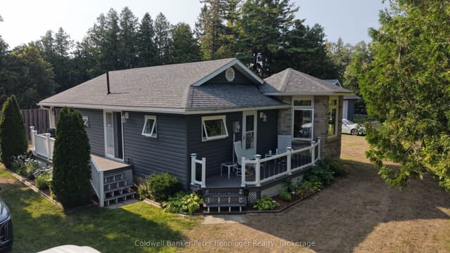 Detached at 810 Second Avenue S, South Bruce Peninsula, ON N0H 2G0