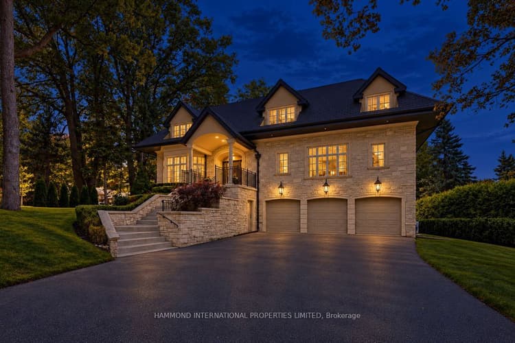 8 Country Club Drive
