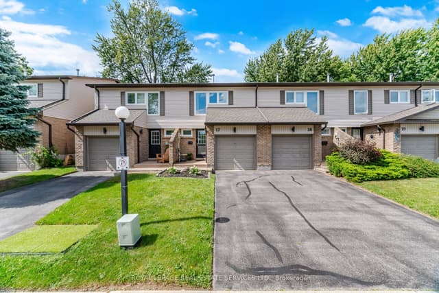 Condo Townhouse at 2411 Sovereign Street 17, Oakville, ON L6L 1M1