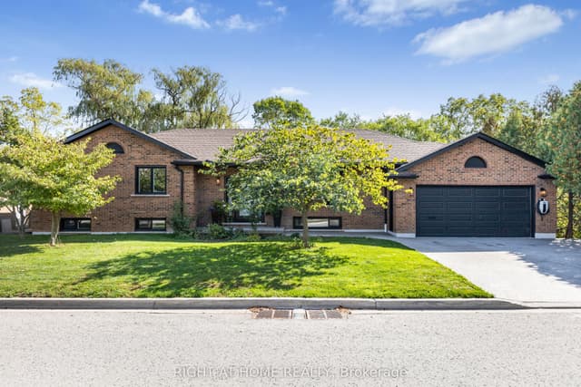 Detached at 23 Riverview Boulevard, St. Catharines, ON L2T 3L5