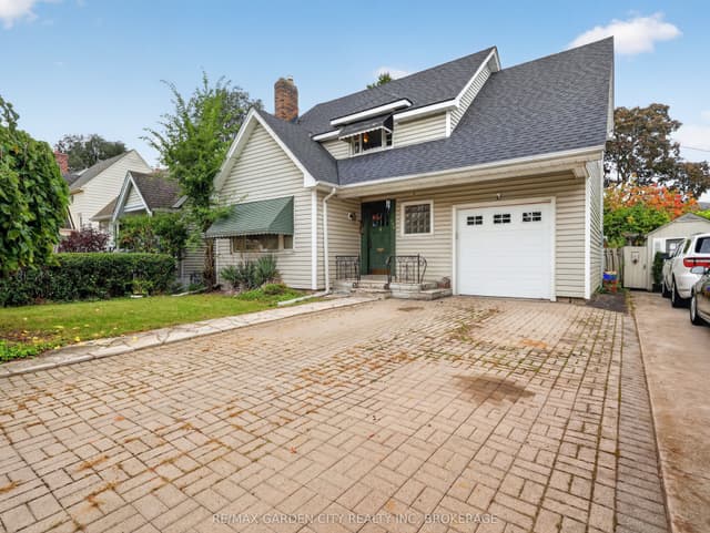 Detached at 136 Highland Avenue, St. Catharines, ON L2R 4J4