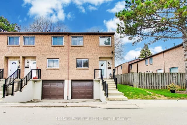 Condo Townhouse at 250 Magnolia Drive 57, Hamilton, ON L9C 6M3