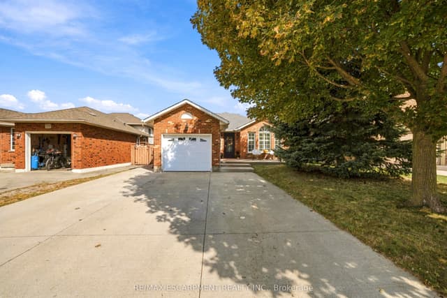 Detached at 776 Acadia Drive, Hamilton, ON L8W 3V2