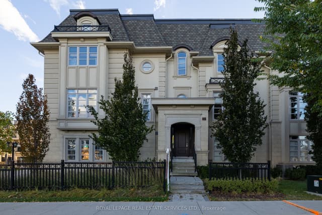 Att/Row/Townhouse at 210 DORVAL Drive, Oakville, ON L6K 0G5