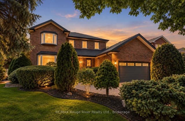 Detached at 7 Lyndhurst Crescent, Whitby, ON L1R 1E4