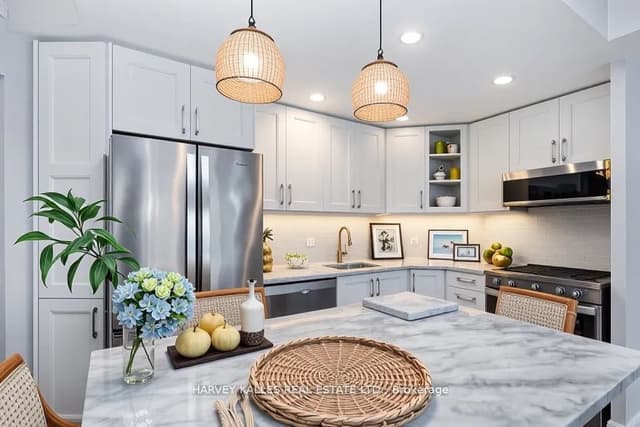 Condo Apartment at 218 Queens Quay W 502, Toronto, ON M5J 2Y6, Toronto C01