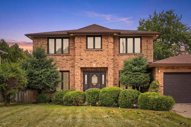 Detached at 4 Nellida Crescent, Hamilton, ON L9C 7P8