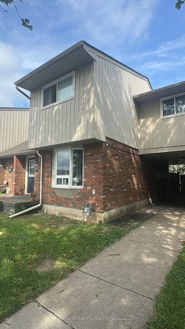 Condo Townhouse at 100 Brownleigh Avenue 156, Welland, ON L3B 5V8
