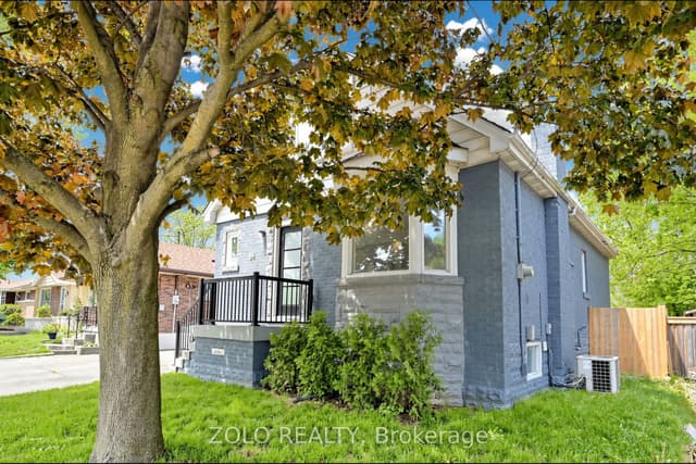 Detached at 84 East 15th Street, Hamilton, ON L9A 4E9