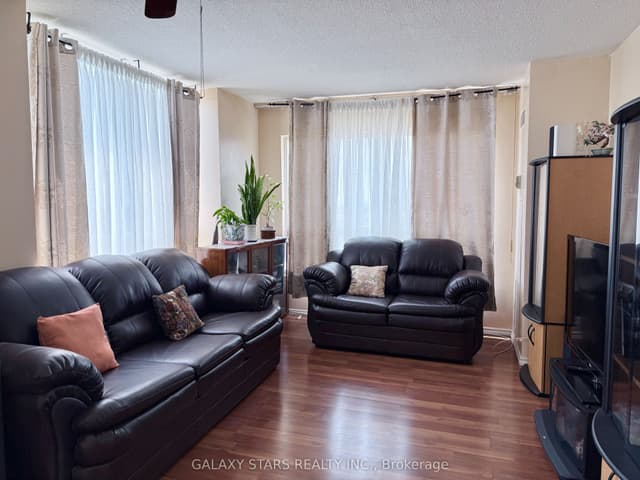 Condo Apartment at 2550 Lawrence Avenue E 1410, Toronto, ON M1P 4Z3, Toronto E04