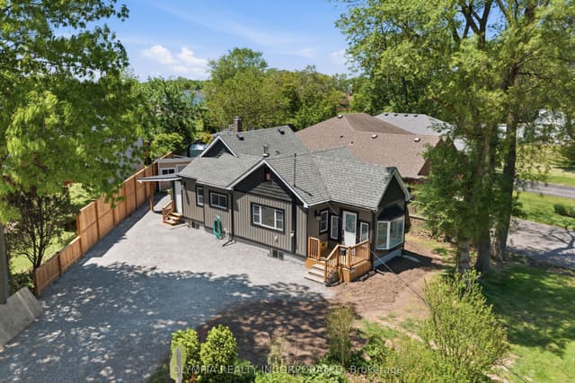 Detached at 7936 Beaverdams Road, Niagara Falls, ON L2H 1R5