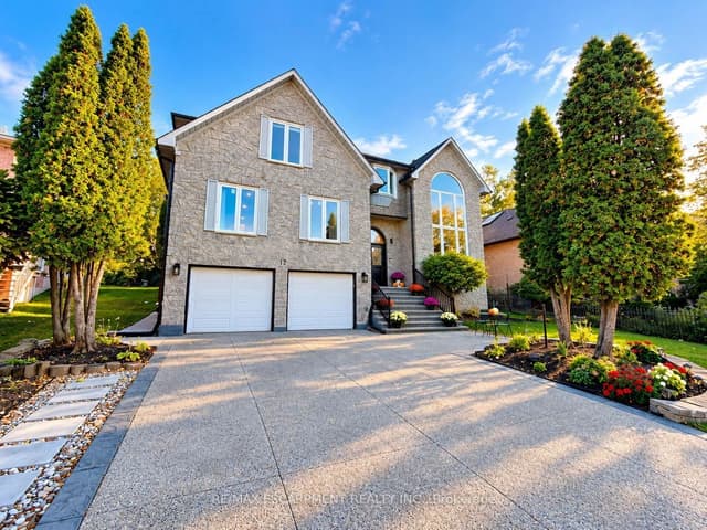Detached at 12 Sundrop Court, Hamilton, ON L9K 1G5
