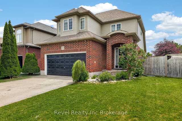 Detached at 762 Frontenac Crescent, Woodstock, ON N4V 0B1