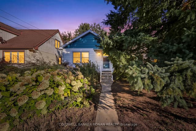 Detached at 72 Queen Street, New Tecumseth, ON L9R 1L1
