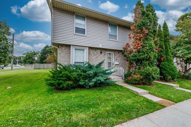 Condo Townhouse at 242 Lakeport Road 1, St. Catharines, ON L2N 6V2
