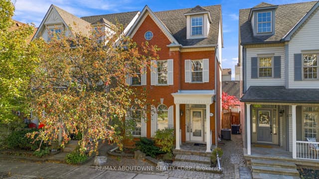 Detached at 172 Roxton Road, Oakville, ON L6H 6N1