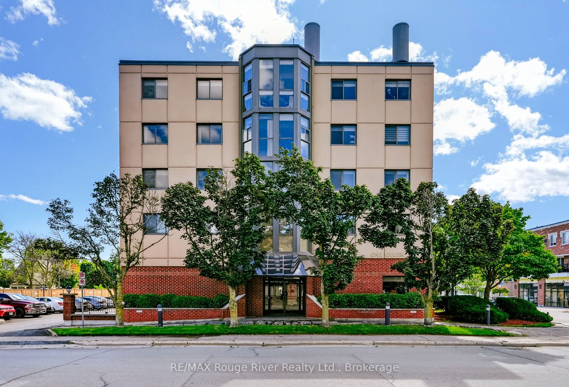 Suite 402 · Floor 4, Unit 402 · 1 Queen St