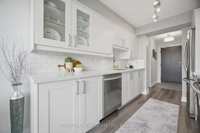 Condo Apartment at 700 Constellation Drive 1105, Mississauga, ON L5R 3G8