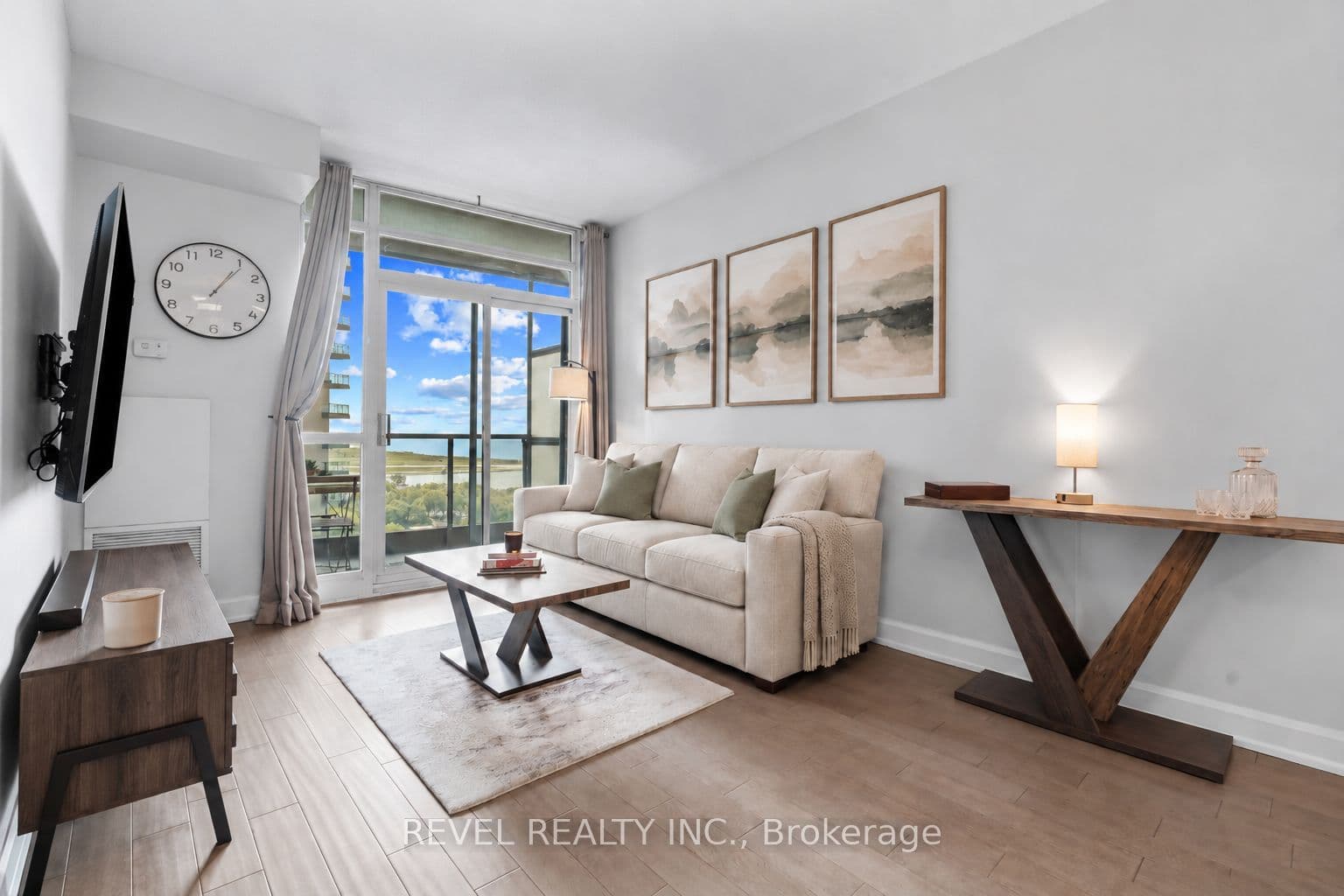 Suite 2001 · Floor 20, Unit 2001 · 231 Fort York Blvd