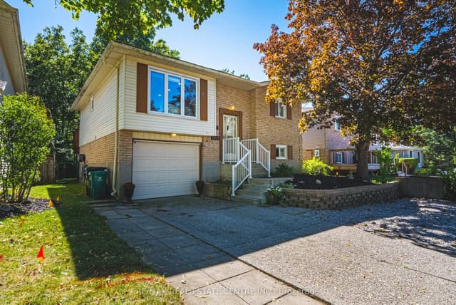 Detached at 414 Woods Lane, Cambridge, ON N3H 5J4