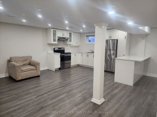 Detached at 426 Crosby Avenue Basement, Richmond Hill, ON L4C 2S1