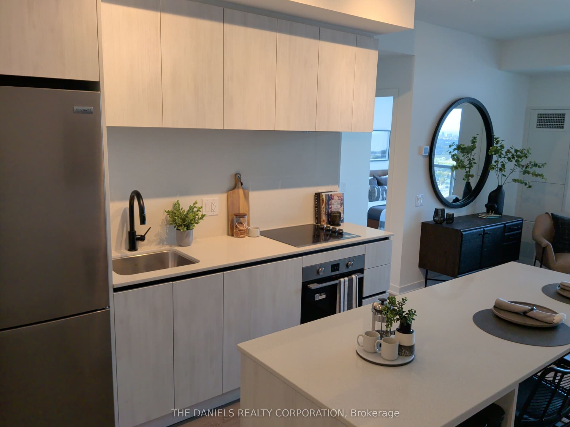 Suite 1712 · Floor 17, Unit 1712 · 2495 Eglinton Ave W