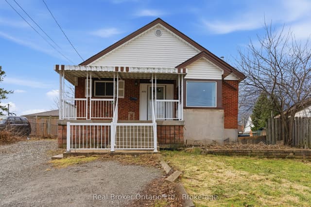 Detached at 880 LAWRENCE Road, Hamilton, ON L8K 2A3