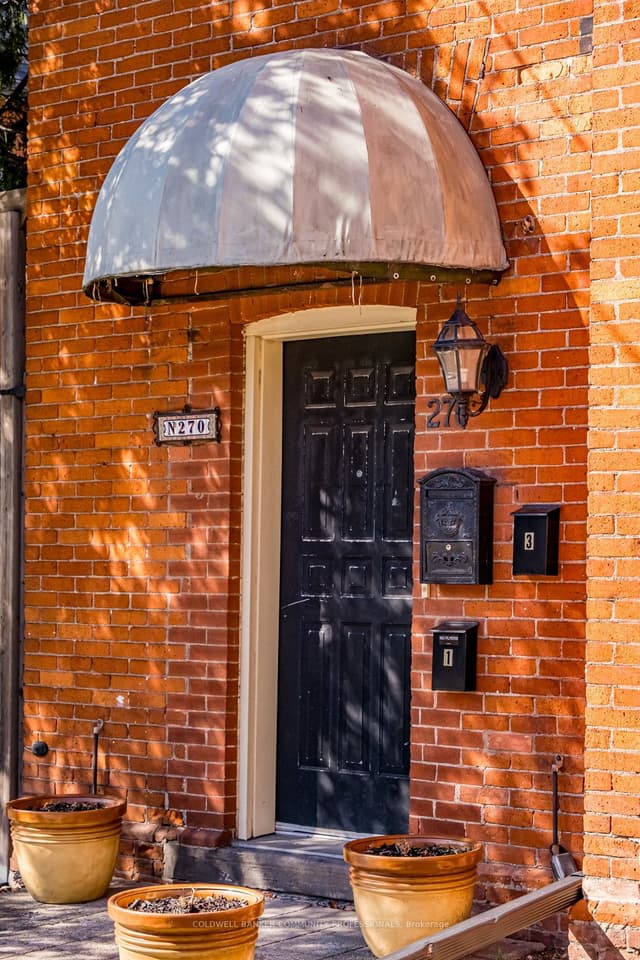 Triplex at 270 Queen Street S, Hamilton, ON L8P 3T3