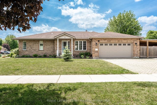 Detached at 5 Moore Street, Stratford, ON N4Z 1J4