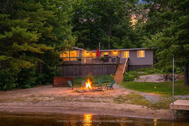 Detached at 1040 KAHSHE LAKE, Gravenhurst, ON P0E 1G0