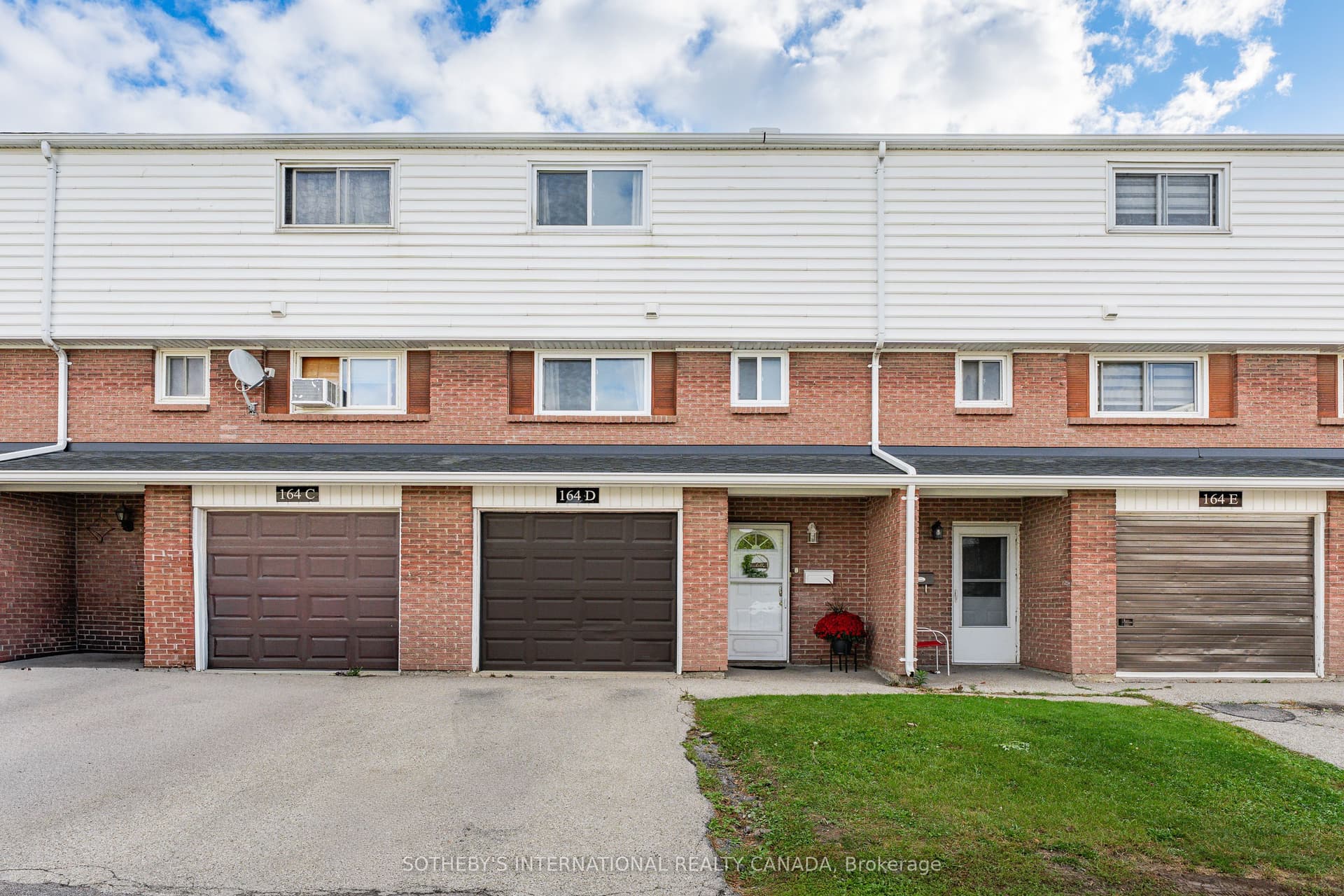 Suite D, Unit D · 164 Henry St