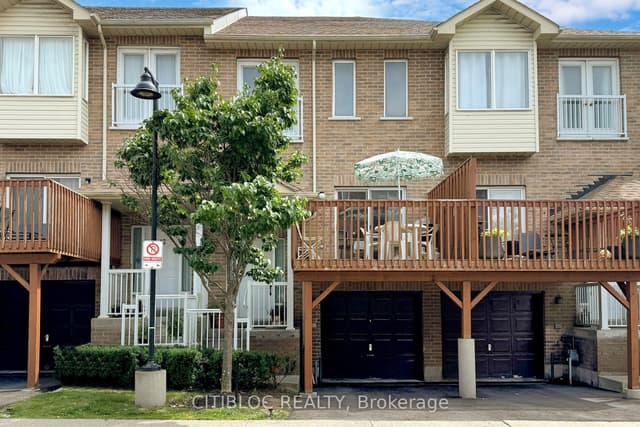 Condo Townhouse at 3029 Finch Avenue W 13, Toronto, ON M9M 0A2, Toronto W05