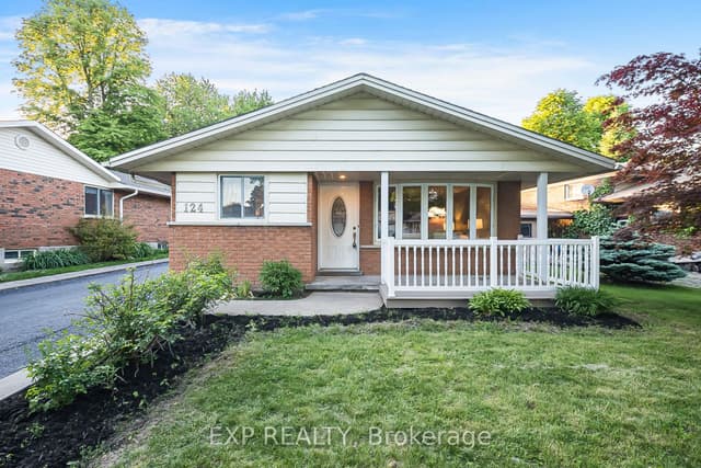 Detached at 124 Dunsmere Drive, Kitchener, ON N2E 1V7