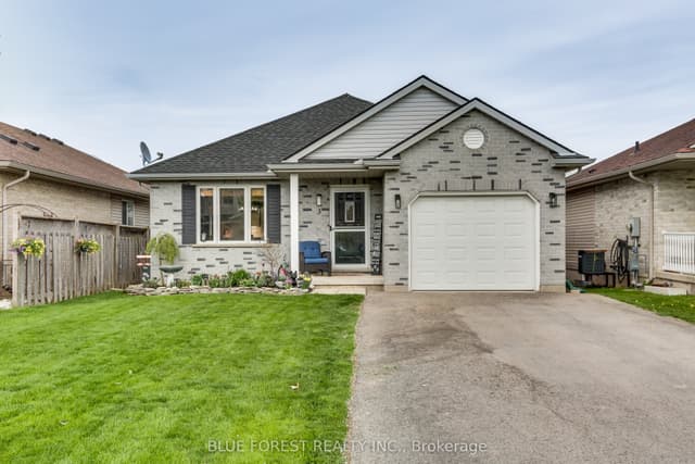 Detached at 3 Meadowvale Drive, St. Thomas, ON N5P 4P1