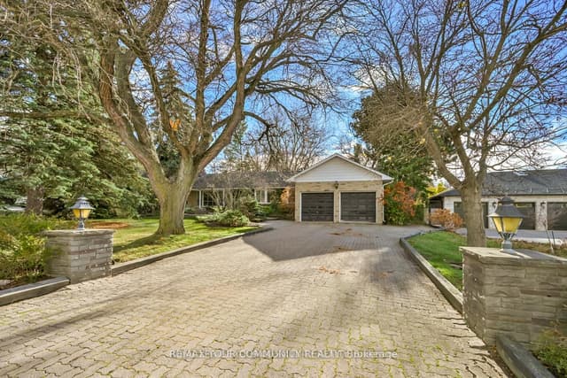 Detached at 23 Denham Drive, Richmond Hill, ON L4C 6H6