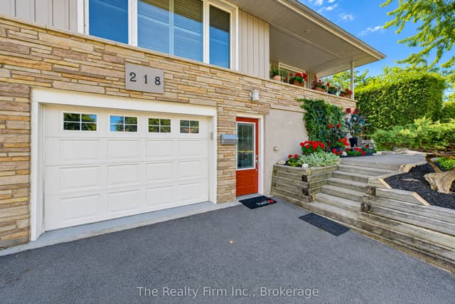 Detached at 218 Forestwood Drive, Kitchener, ON N2N 1B9