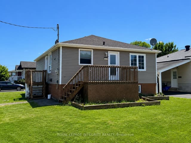 Detached at 607 12th Street E, Cornwall, ON K6H 3B2