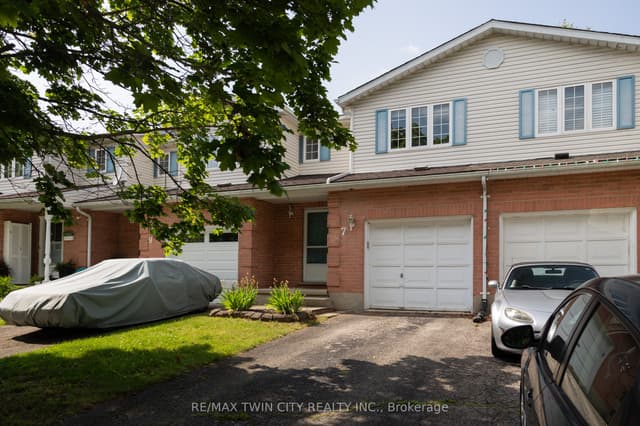 Att/Row/Townhouse at 7 GRAYSTONE Court, Brant, ON N3L 3Y1