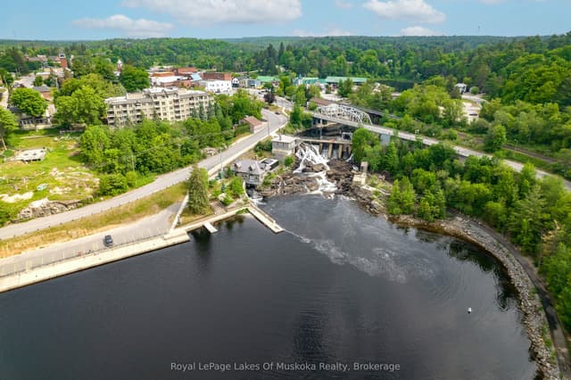 Common Element Condo at 24 Ontario Street 403, Bracebridge, ON P1L 2H5