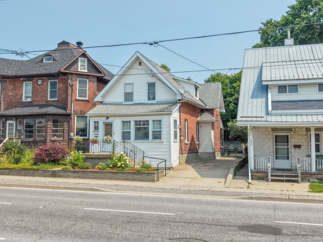 Detached at 624 McIntyre Street E, North Bay, ON P1B 1E5