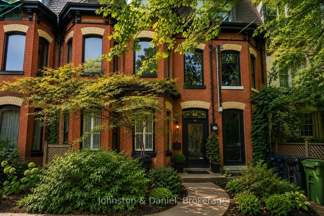 Att/Row/Townhouse at 69 Sullivan Street, Toronto, ON M5T 1C2, Toronto C01