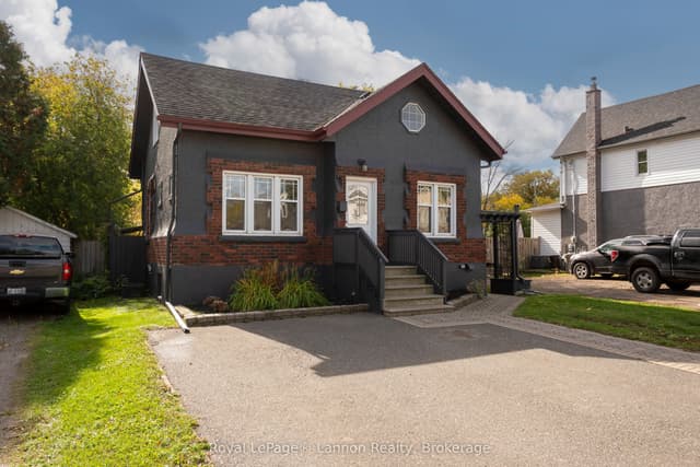 Detached at 234 Amelia St Street E, Thunder Bay, ON P7E 3Z7