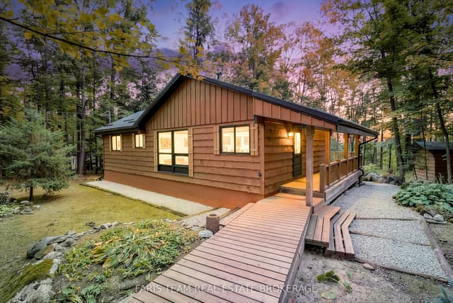 Detached at 21 Slalom Drive, Oro-Medonte, ON L0K 1N0