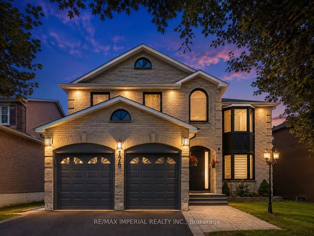 Detached at 176 Timpson Drive, Aurora, ON L4G 5N2