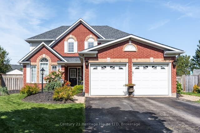 Detached at 52 Farris Avenue, St. Catharines, ON L2S 3W6