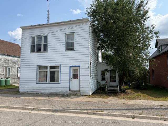 Detached at 2517 HWY 518 Highway W, McMurrich/Monteith, ON P0A 1Y0