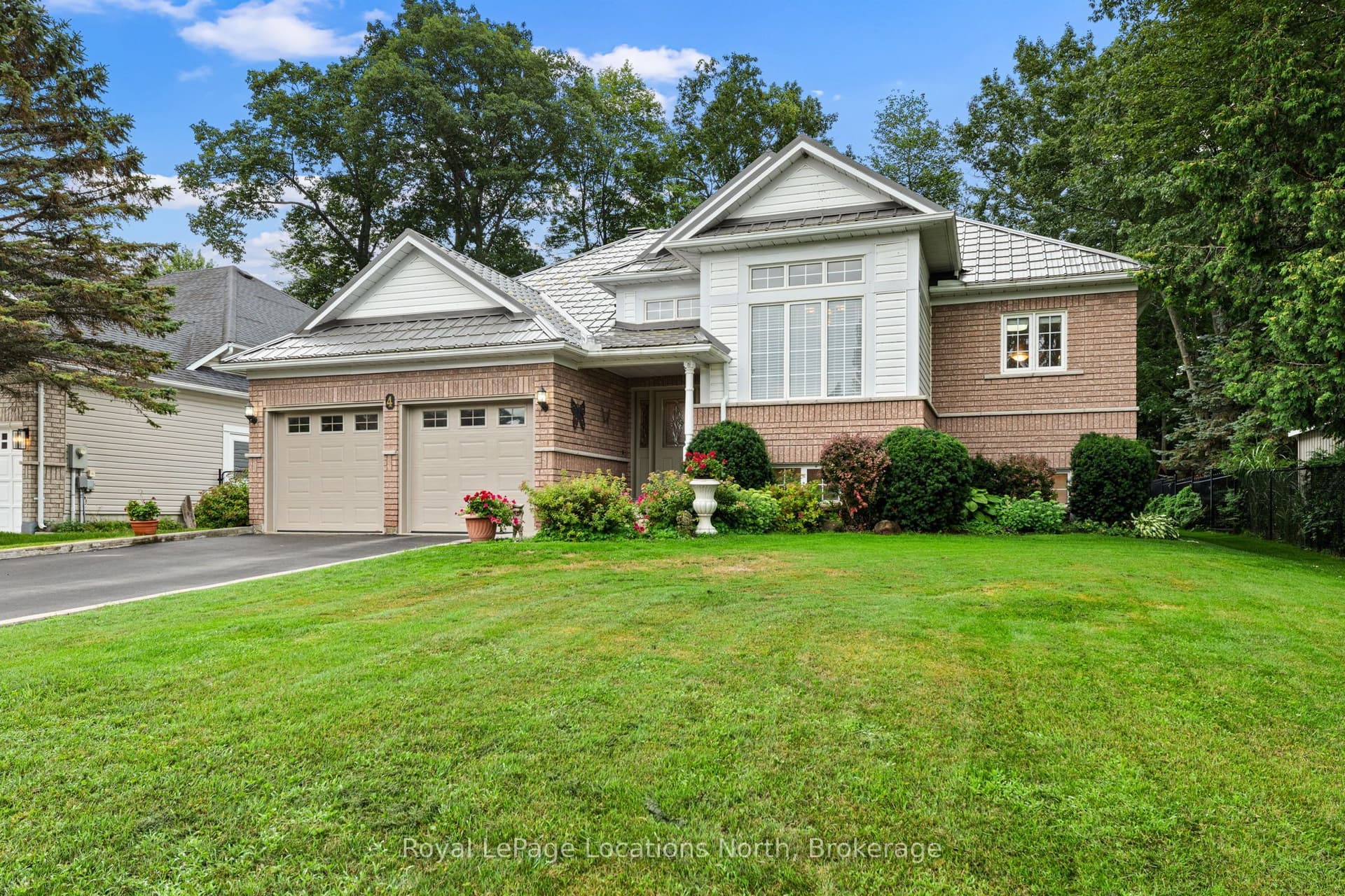 4 Trailwood Pl