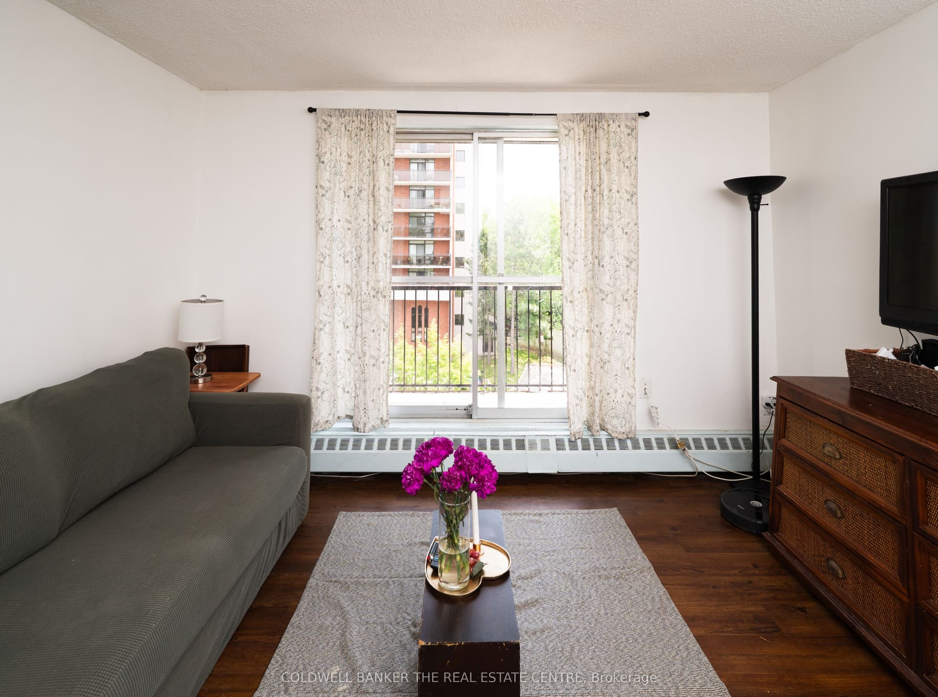 Suite 404 · Floor 4, Unit 404 · 1690 Victoria Park Ave