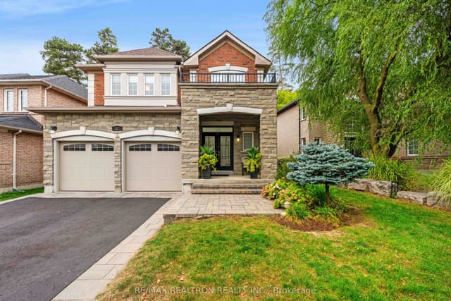 Detached at 32 Abilene Court, Richmond Hill, ON L4C 0S6
