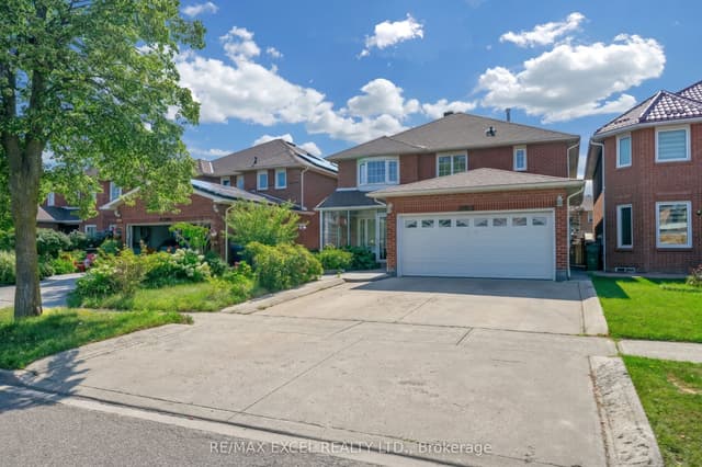 Detached at 4388 Guildwood Way, Mississauga, ON L5R 2A4